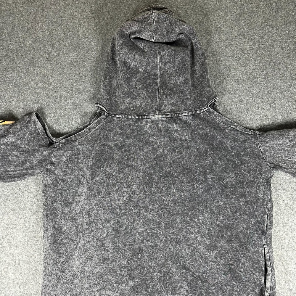 Vintage Aaliyah Women's Medium Hot Like Fire "Cold Shoulder" Hoodie - Picture 10 of 12